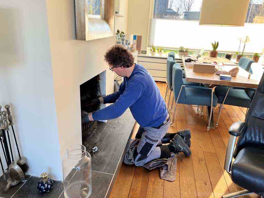 Schouwveger Voorburg kleed schoorsteenreiniger Schouwveger Voorburg kleed schoorsteenreiniger